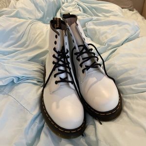 BRAND NEW WHITE DOC MARTEN DR.MARTENS BOOTS